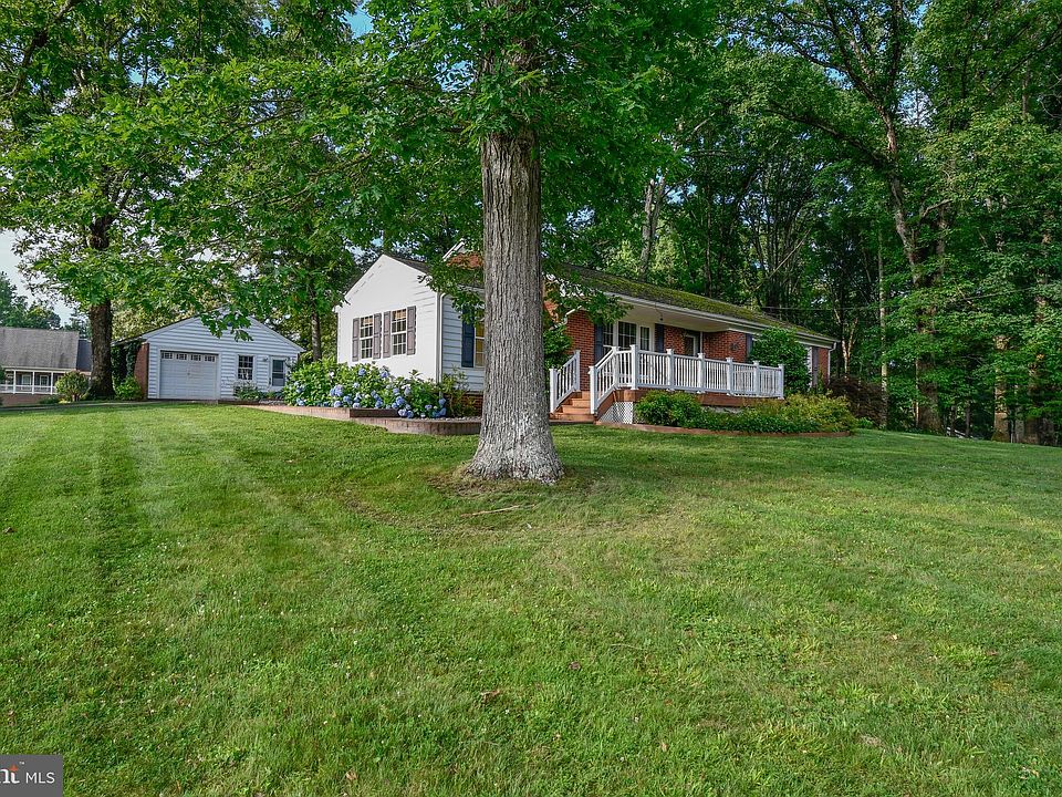 1st image of 199 Sanford Dr