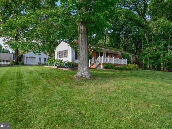 199 Sanford Dr, Fredericksburg, VA 22406