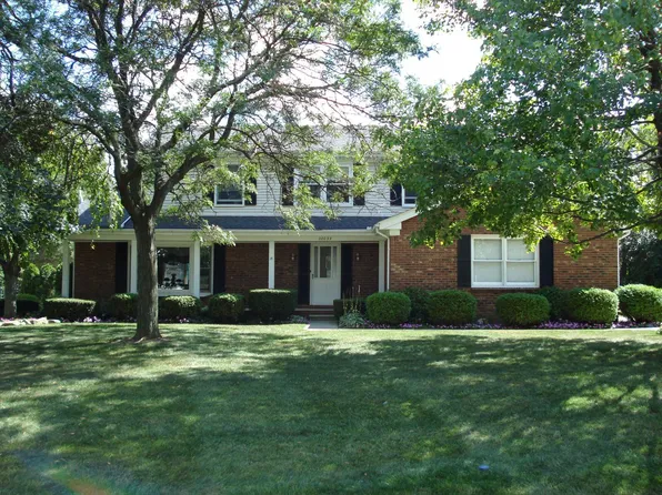 38033 Southfarm Ln, Northville, MI 48167
