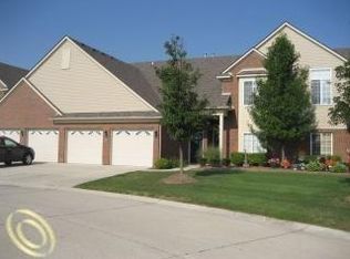 14434 Shadywood Dr, Sterling Heights, MI 48312