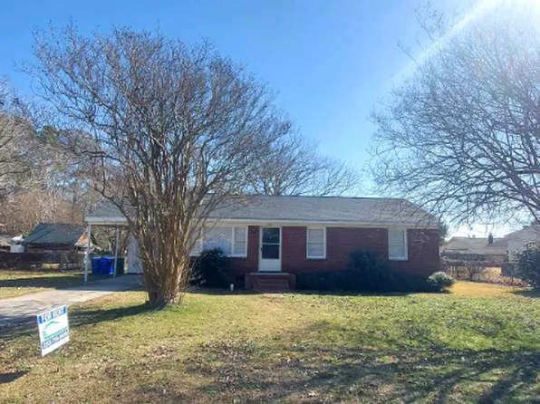 1105 Cedar Ln, Greenville, NC 27858