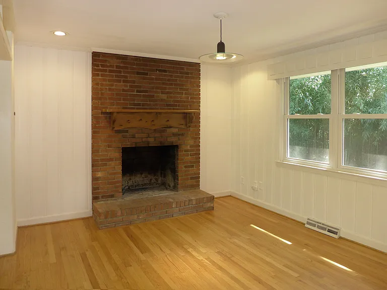 346 Wesley Dr — Photo 5