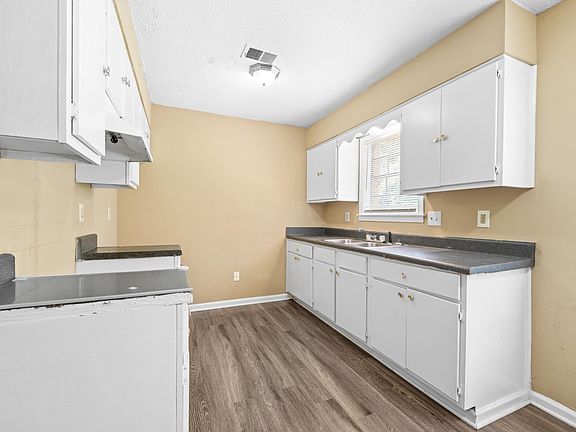 3rd image of 3873 Kerston Dr
