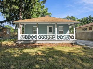 217 N Warwick Ave, Westmont, IL 60559