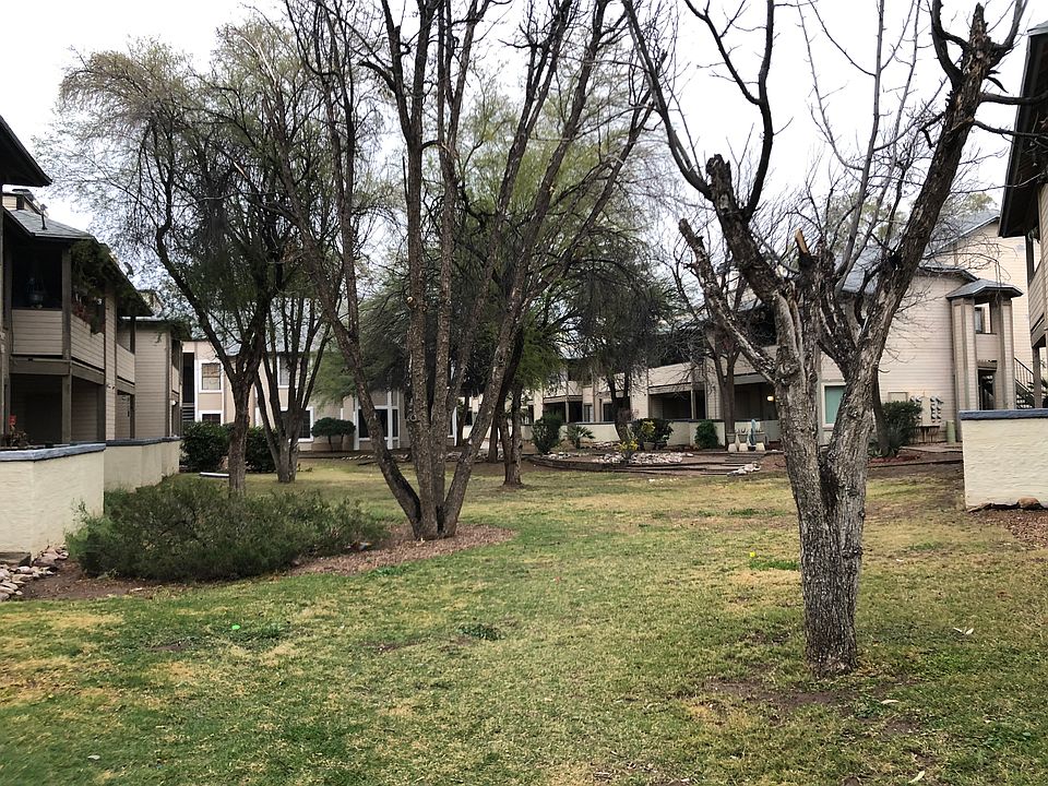 1st image of 1722 W Park Wood Ln