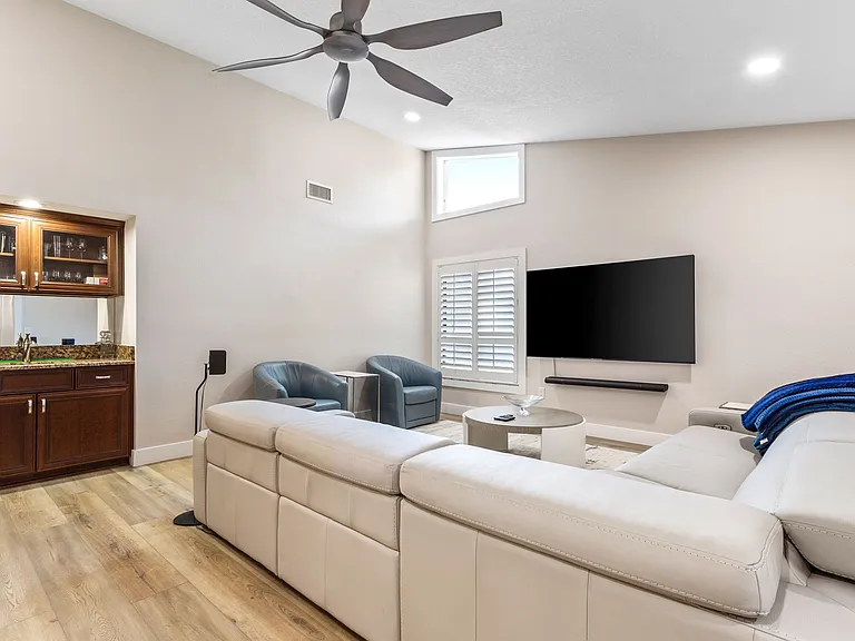 2757 Country Woods Ln — Photo 14