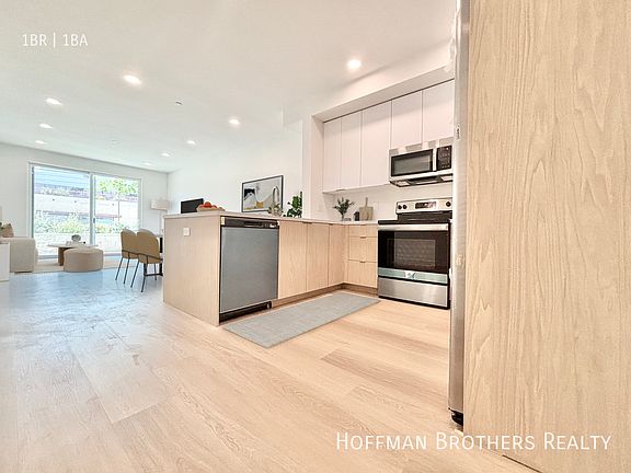 3rd image of 4408 Fulton Ave #304