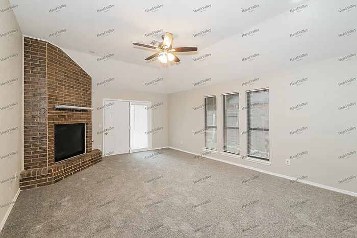 770 Lexington Park — Photo 3