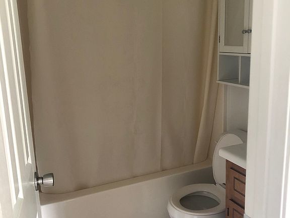 5th image of 1067 Biltmore Pl