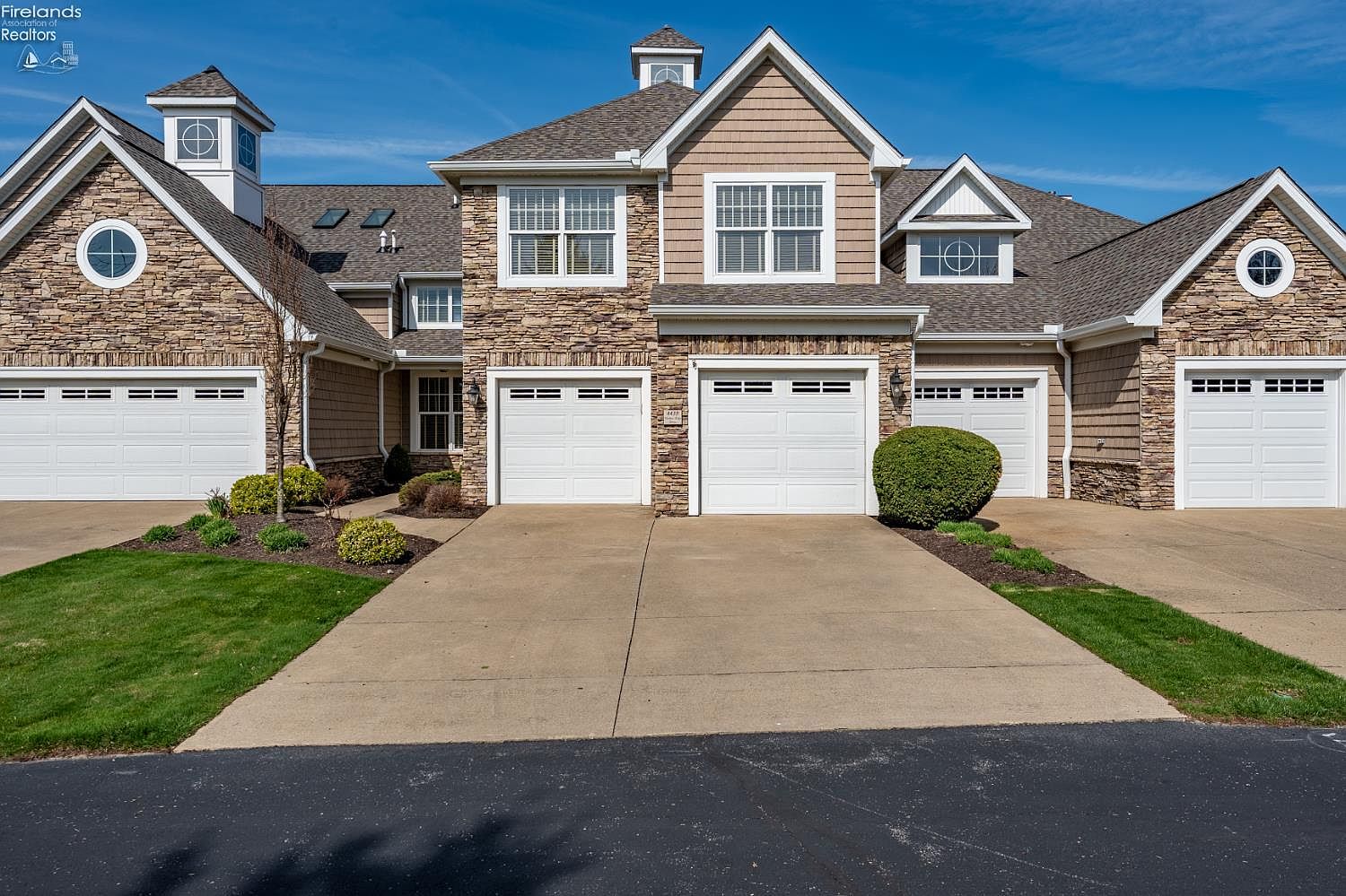 4439 E Harbors Edge Dr