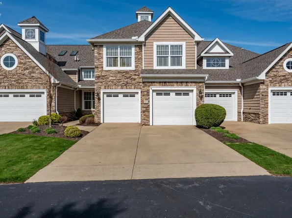 4439 E Harbors Edge Dr, Port Clinton, OH 43452