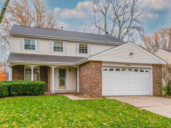 111 Midway Ln, Vernon Hills, IL 60061