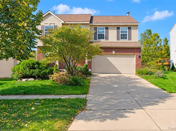 39012 Cheshire Dr, Northville, MI 48167