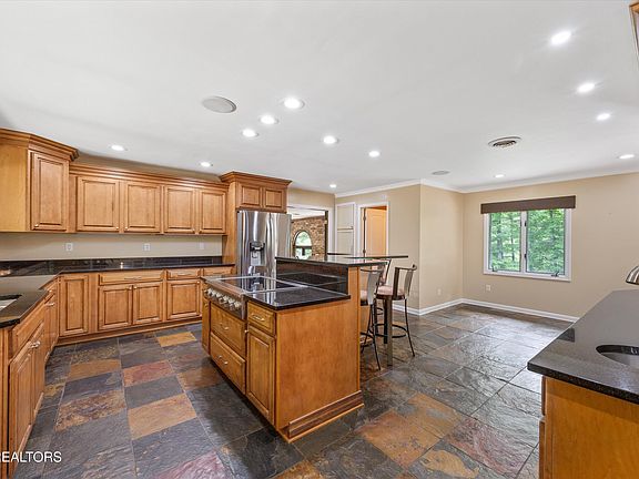 14th image of 3521 Montlake Dr