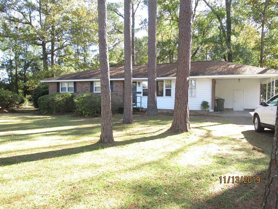 523 Colonial Dr