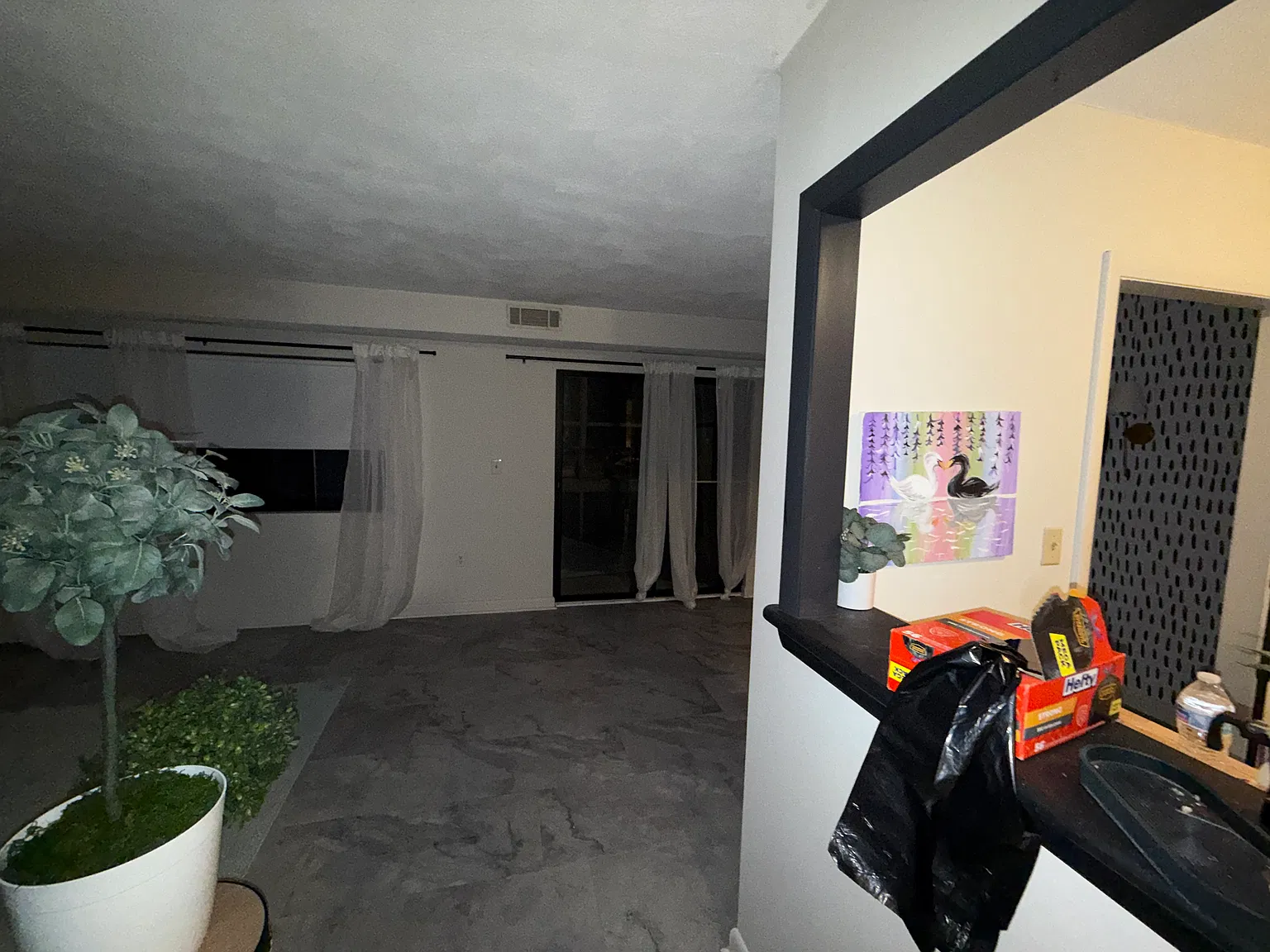 2 bed, 1090 sqft, $2,195 — Photo 4