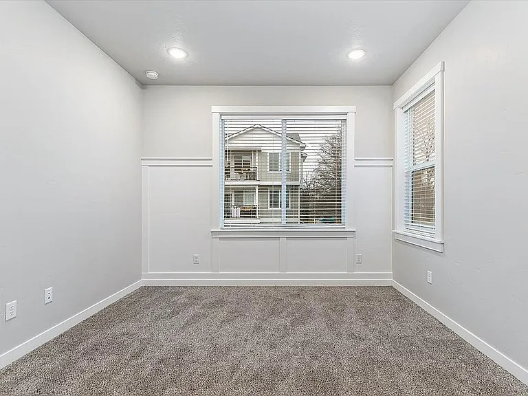 Latitude 40 One Bedroom