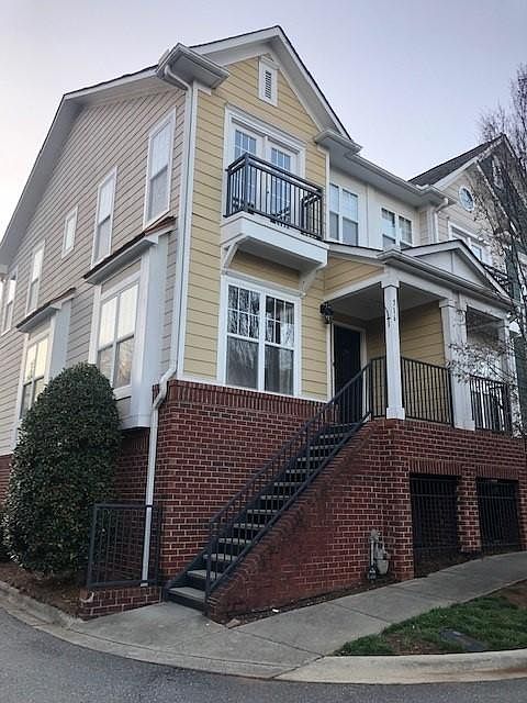 1st image of 516 Village Park Dr