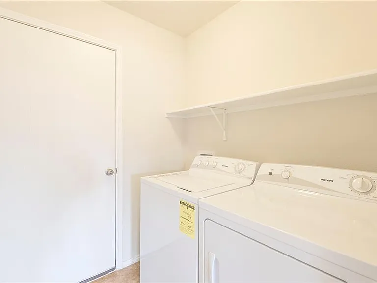 1721 Gayla Creek Dr — Photo 2