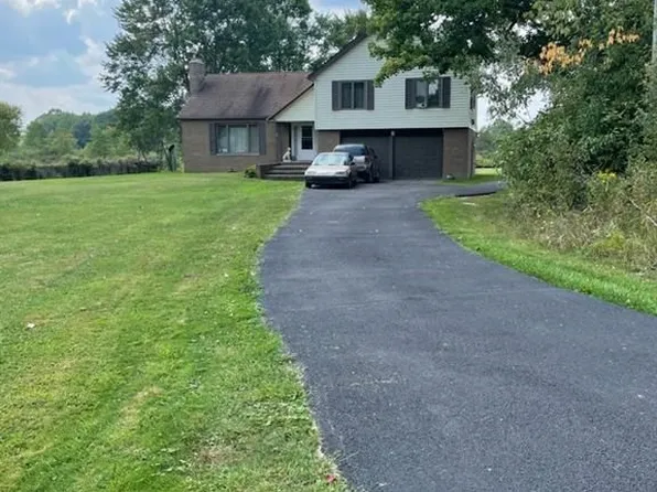 2473 Ranfield Rd, Mogadore, OH 44260