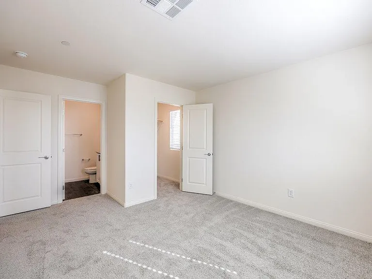 2666 Champagne Gold Ave — Photo 7