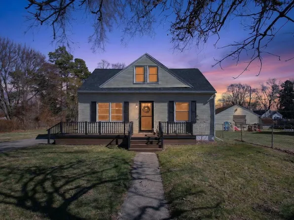 705 Varden Dr, Jackson, MI 49202