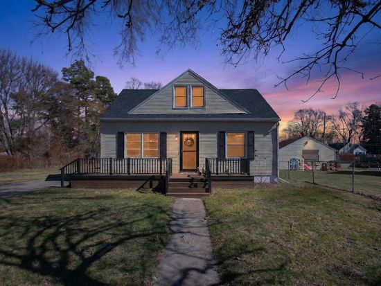 705 Varden Dr, Jackson, MI 49202