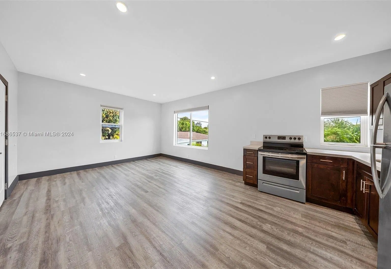 1020 SW 23rd Ave — Photo 4