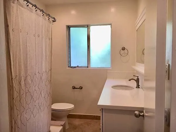 402 N Palm Dr — Photo 3