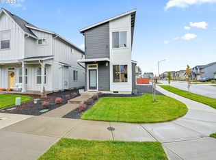 4036 Village Center Dr, Salem, OR 97302