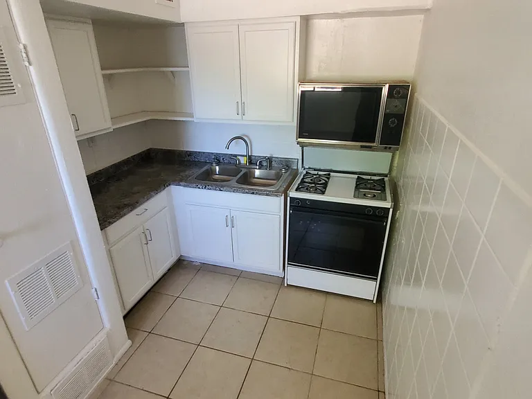 13847 N 8th Pl #4 — Photo 3