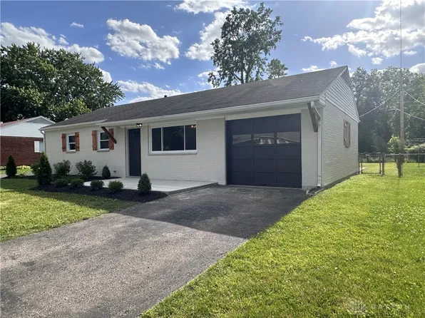 306 Lutz Dr, Englewood, OH 45322