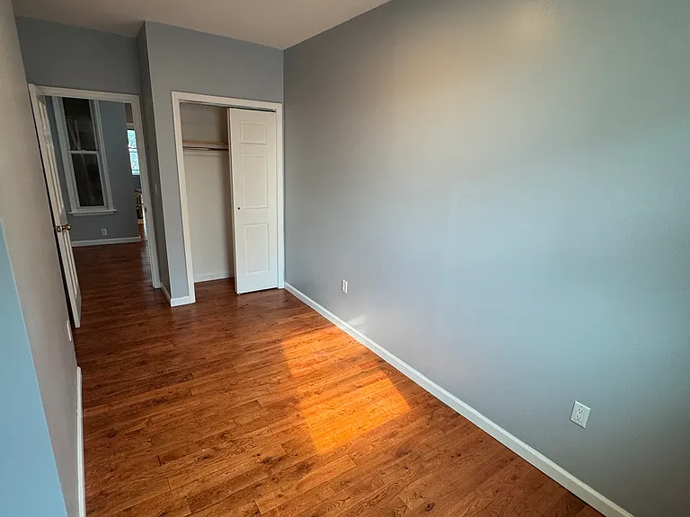 31-17 Linden Pl #2B — Photo 10