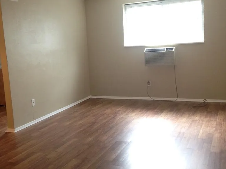 5500 Margaretta St #103 — Photo 5