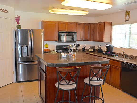 3rd image of 2104 N Napa Ct