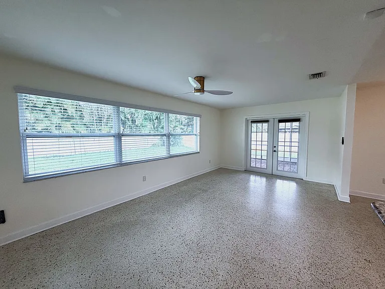 1637 S Mayfair Rd — Photo 10