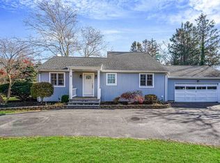 435 Old Saddle Ln, Cutchogue, NY 11935