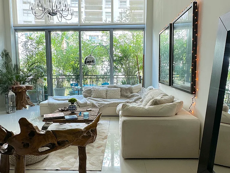6000 Collins Ave #509 — Photo 4