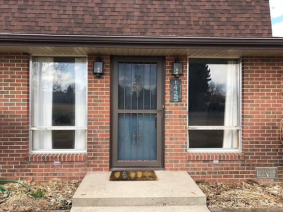 2nd image of 1425 Alpine Ave