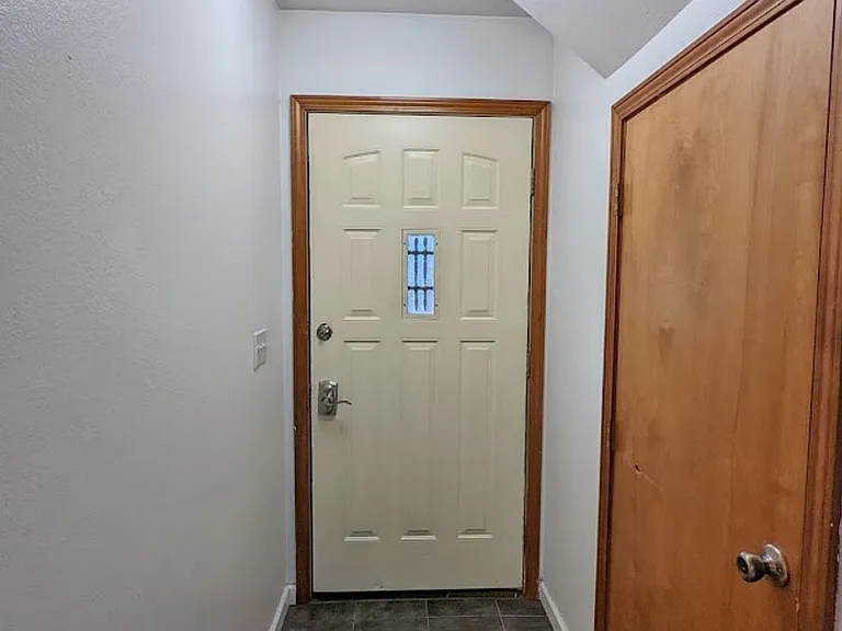 4513 Chelsea Ct — Photo 3