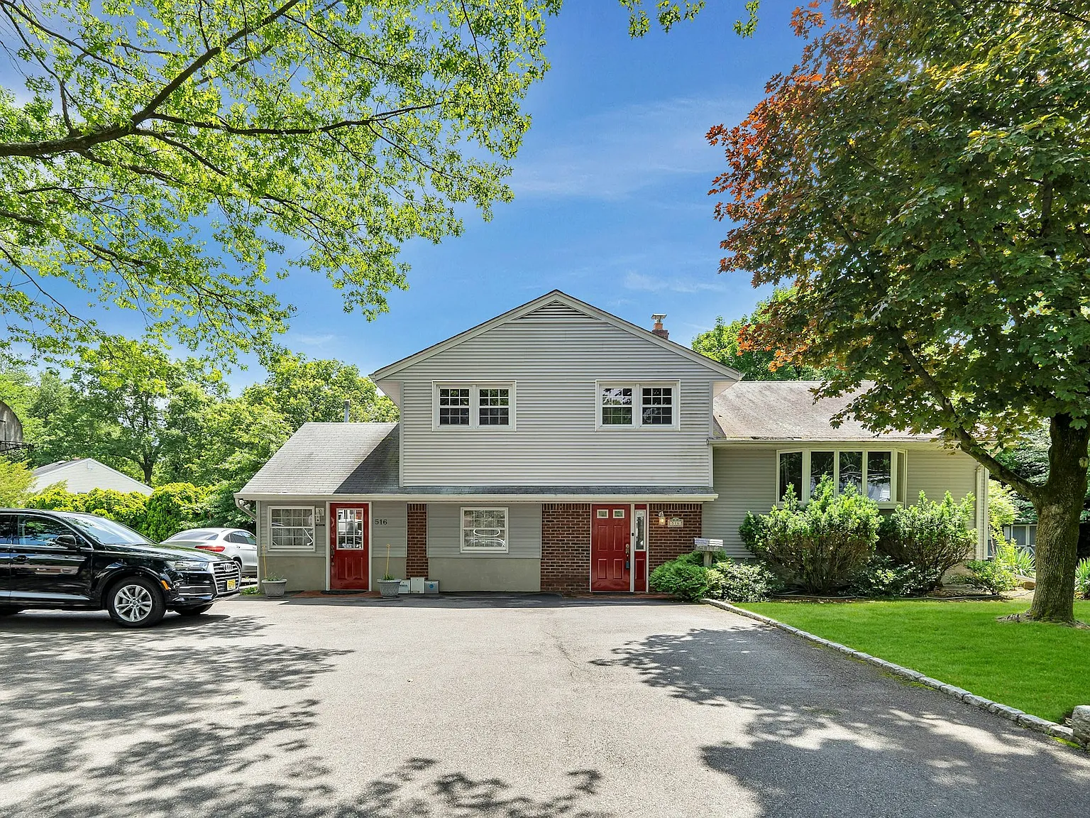 3 bed, 1.5 bath, 2282 sqft, $4,700 — Photo 2