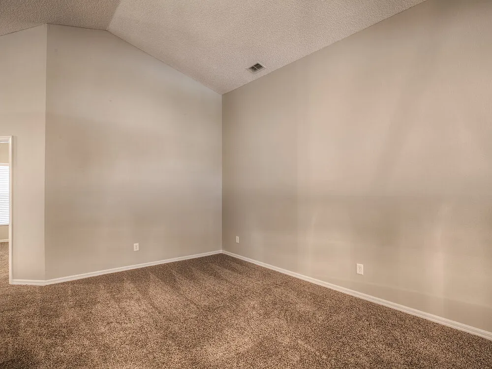 3 bed, 2.0 bath, 1598 sqft, $3,390 — Photo 2