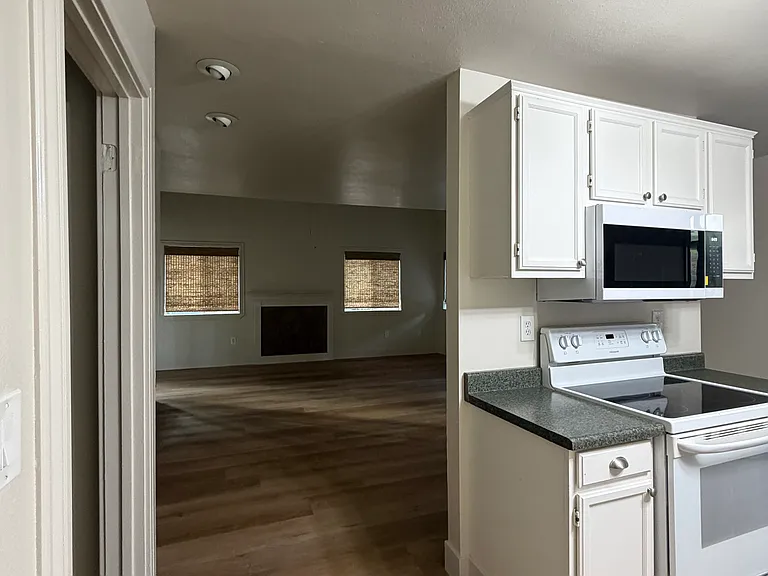 Kitchen / Living area