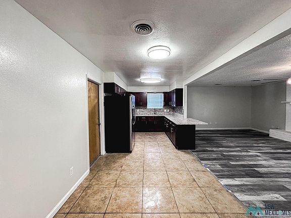 5th image of 512 S Pinon Ave