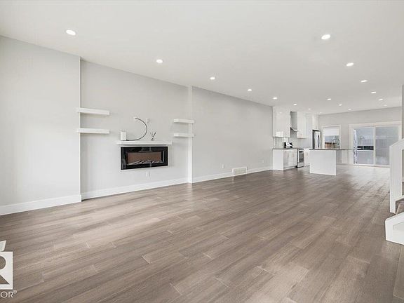 4th image of 9933 79th St NW