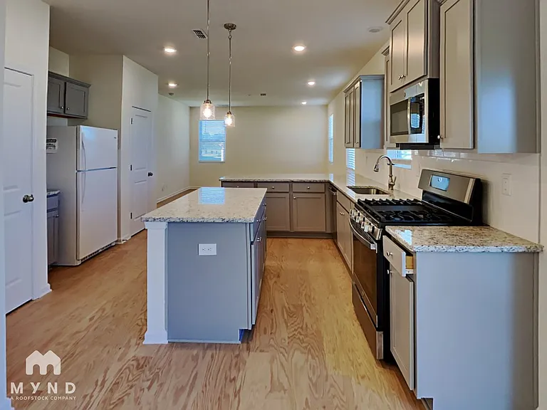 1568 Banham Dr — Photo 5