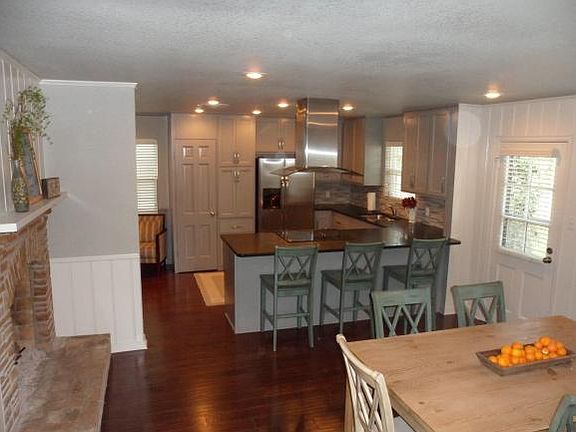 5th image of 1507 E Comanche Ave