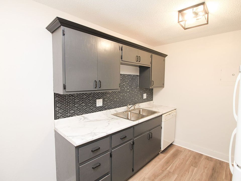 1st image of 2009 E Nye St APT 4