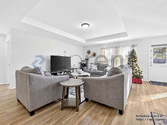5th image of 2301 Village Creek Ln