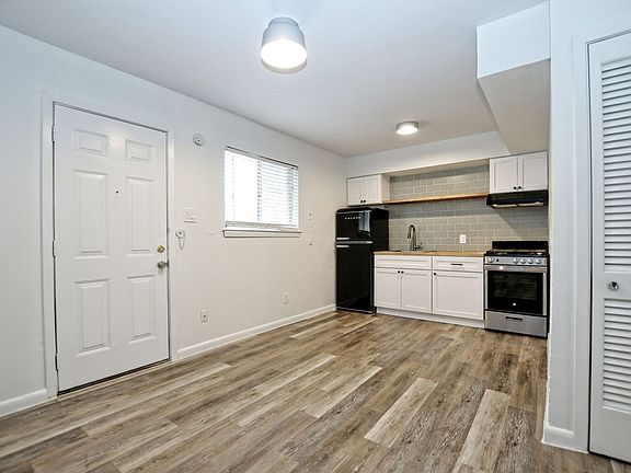 3rd image of 3707 Cedar St APT 104